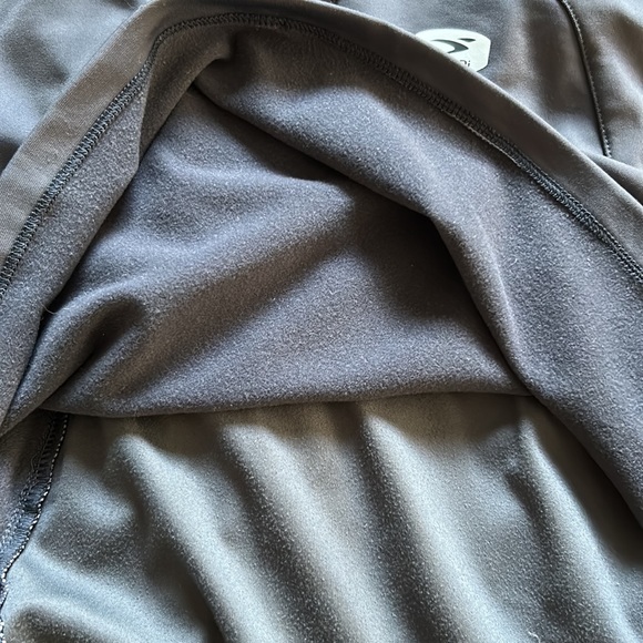 SUGOI Thermal Running Top - Picture 7 of 7